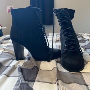 *SOLD* Heeled lace up boots